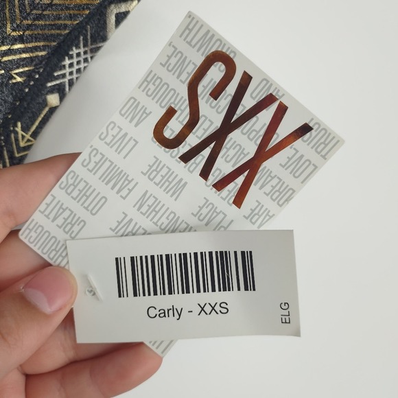 Lularoe NEW Grey Carly Loose Tee Shirt Dress Gold Arrows Size XXS - Picture 3 of 4